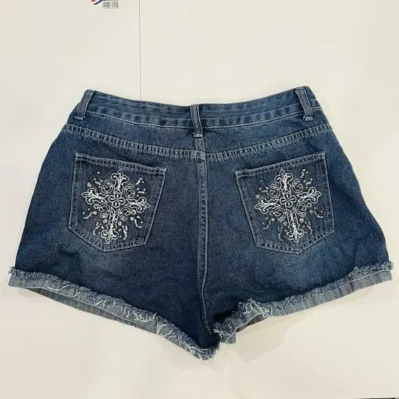 Romwe Denim Shorts With Cross Printed Design On Back Pockets Women Size XL. - Picture 2 of 4